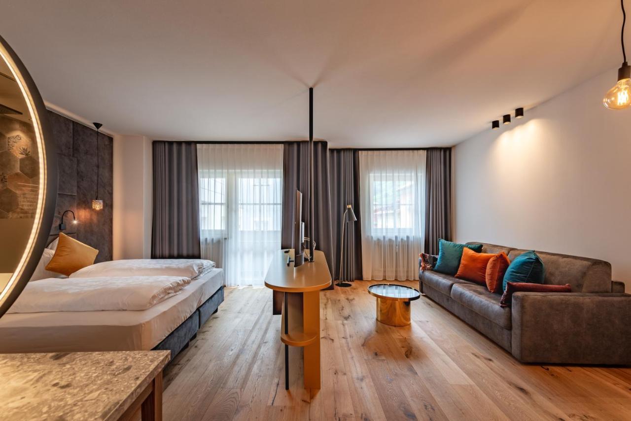Hotel Goldene Traube แตร์เมโน ภายนอก รูปภาพ