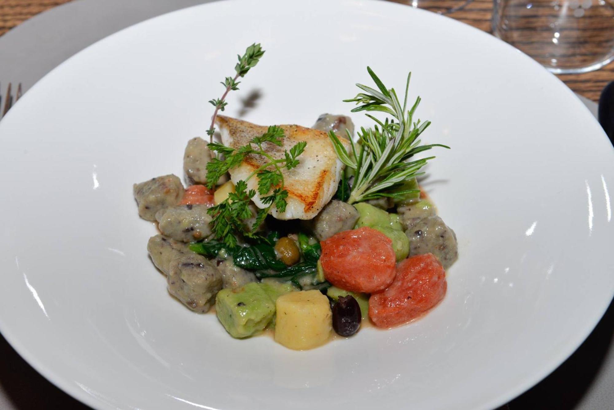 Hotel Goldene Traube แตร์เมโน ภายนอก รูปภาพ