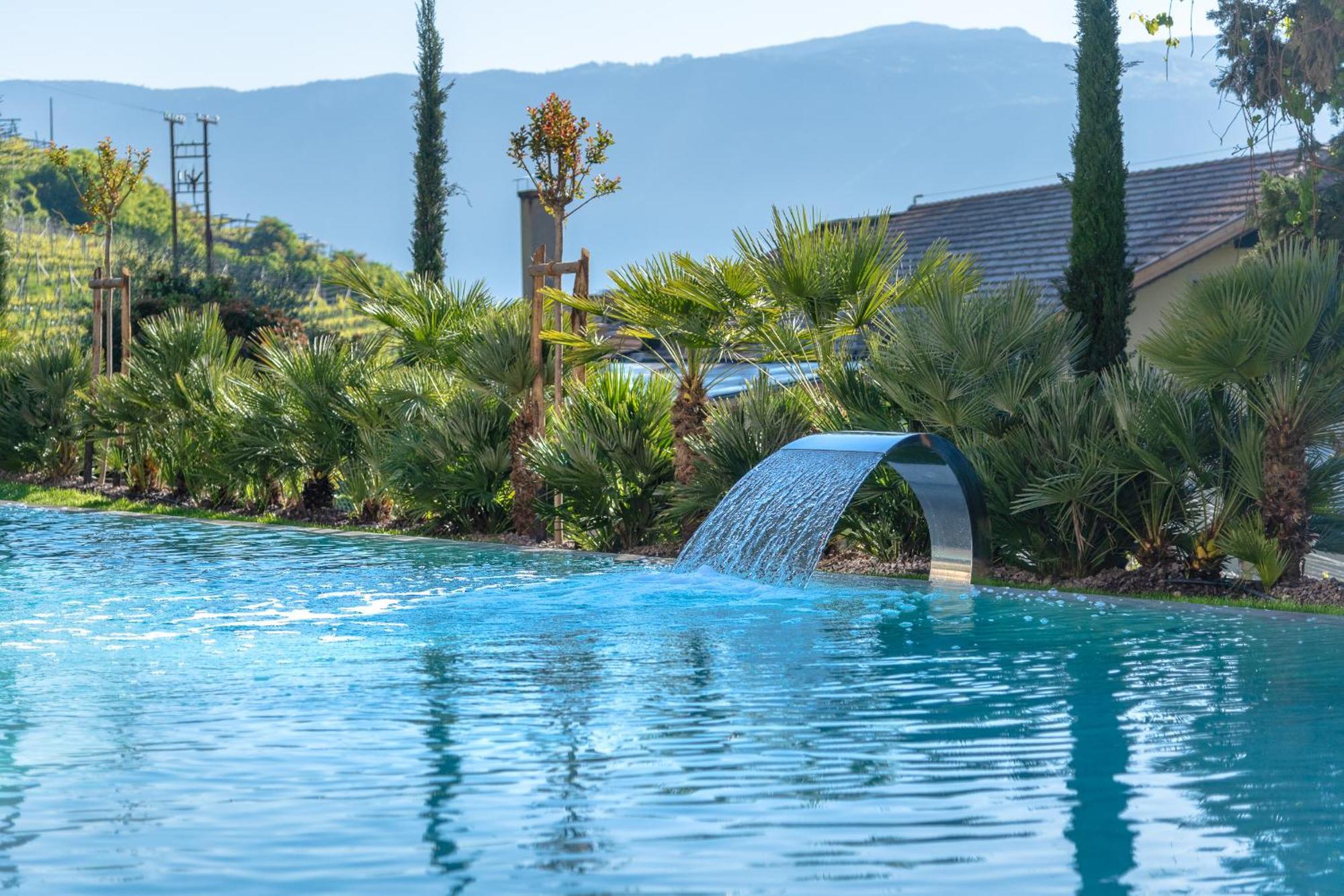 Hotel Goldene Traube แตร์เมโน ภายนอก รูปภาพ