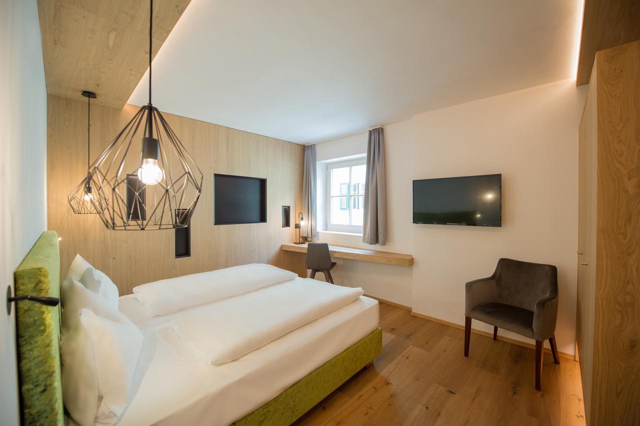 Hotel Goldene Traube แตร์เมโน ภายนอก รูปภาพ